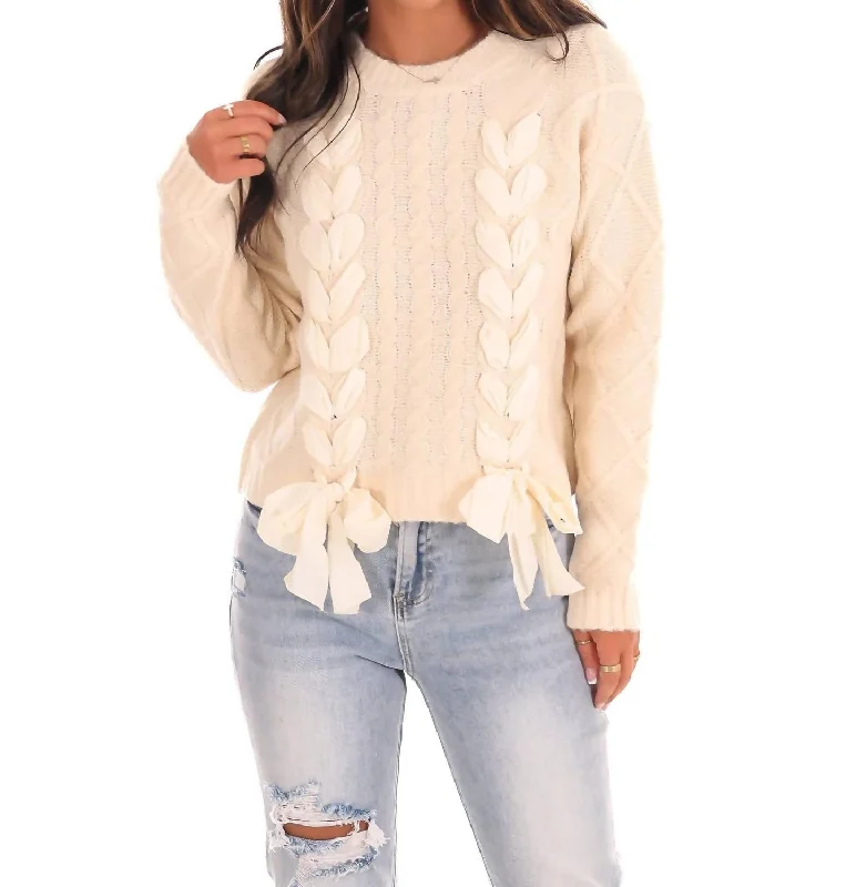 Women's Latvian Wool SweatersCharming Bow Sweater In Ivory