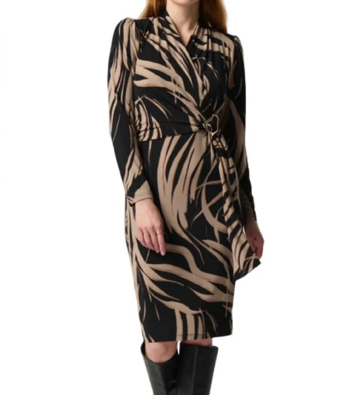 Women's Pleated DressesAbstract Print Dress In Black Latte