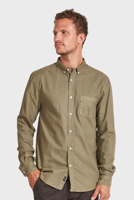 spread collar men's shirts for a classic lookVintage Oxford Shirt