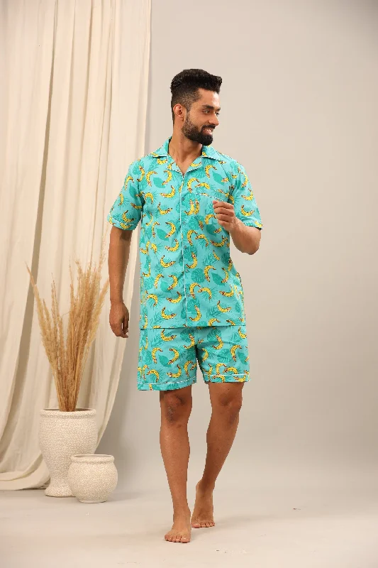 men's pajamas featuring holiday-themed printsTropical Bananas Classic Shorts Set for Men